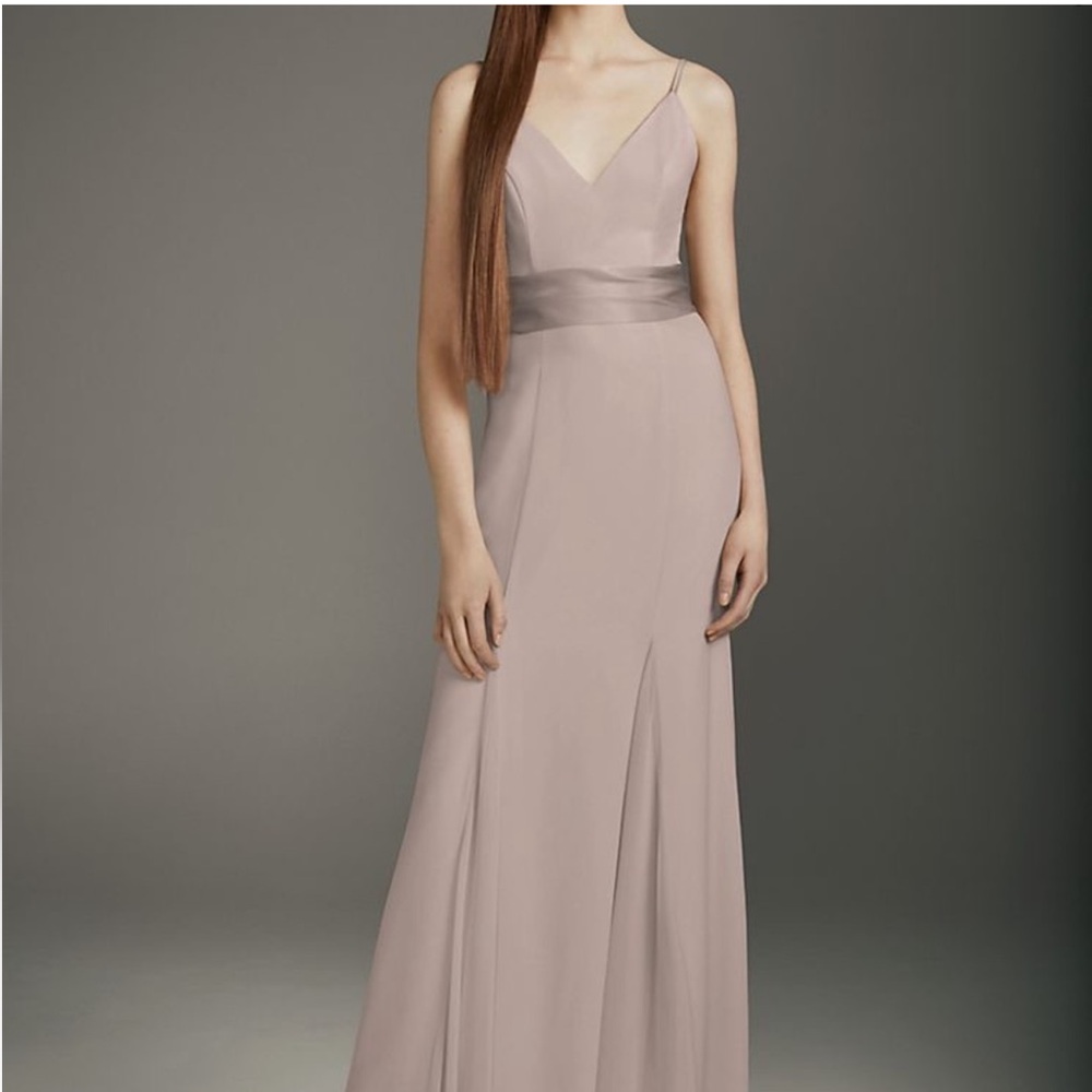 V-Neck Crepe Mermaid Bridesmaid Dress VERA WANG size 6 David’s Bridal
